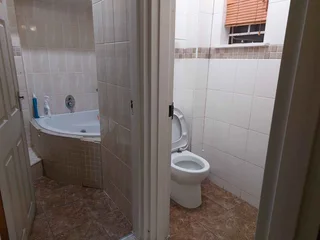 &#34;Luxury Living Awaits: Spacious 2-Bedroom Apartment with Jacuzzi&#34;