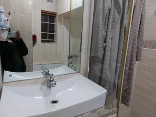 &#34;Luxury Living Awaits: Spacious 2-Bedroom Apartment with Jacuzzi&#34;