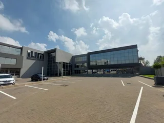 369 sqm Office to Let in Bedfordview