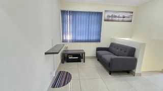 Stylish 3 Bedroom Townhouse with Big Backyard!