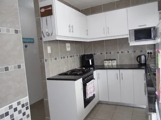 Modern 2 Bedroom Apartment in Amanzimtoti