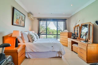 5 bedroom 3 bathrooms for sale in umhlanga