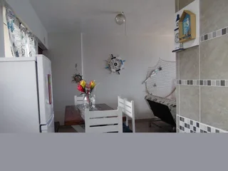 Modern 2 Bedroom Apartment in Amanzimtoti