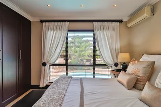 5 bedroom 3 bathrooms for sale in umhlanga