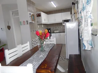 Modern 2 Bedroom Apartment in Amanzimtoti