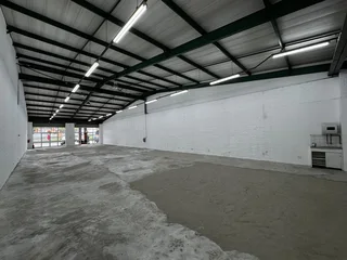 Prime Ground Floor Showroom for Lease in Pineslopes