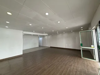 Retail unit to let in Wilrogate Shopping Centre.