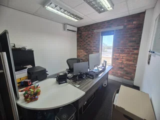 239m² Office Space To Let In Durbanville Private Balcony