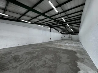 Prime Ground Floor Showroom for Lease in Pineslopes