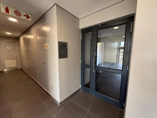 180m² Open Plan Office To Let in Cedar Square, Sandown