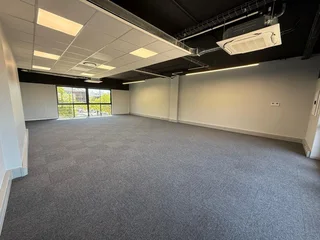 180m² Open Plan Office To Let in Cedar Square, Sandown