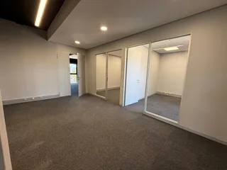 180m² Open Plan Office To Let in Cedar Square, Sandown