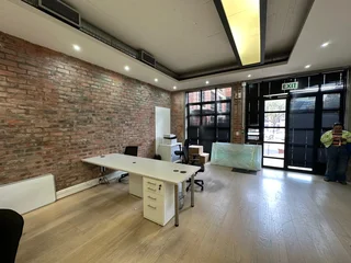 115m² Modern Ground Floor Office To Let in Black River Park, Observatory, with Furniture