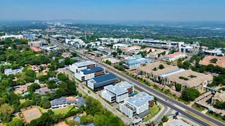 Prime P-Grade Office Space to Let - The Main Straight Office Park, Bryanston