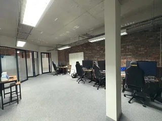 114m² Neat &amp; Modern Office To Let in Techno Park, Stellenbosch