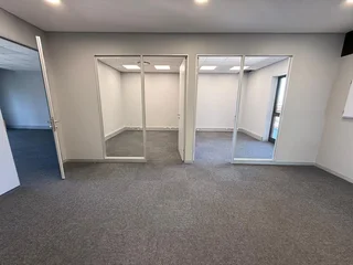 180m² Open Plan Office To Let in Cedar Square, Sandown