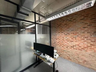 114m² Neat &amp; Modern Office To Let in Techno Park, Stellenbosch
