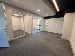 180m² Open Plan Office To Let in Cedar Square, Sandown