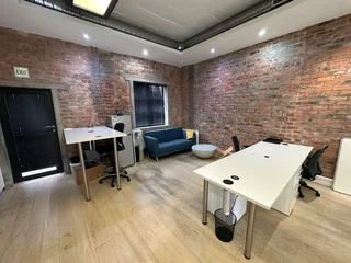 115m² Modern Ground Floor Office To Let in Black River Park, Observatory, with Furniture
