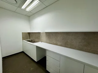 Prime P-Grade Office Space to Let - The Main Straight Office Park, Bryanston