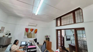 371m² Free-Standing Offices To Let in Paarl