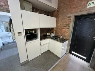 115m² Modern Ground Floor Office To Let in Black River Park, Observatory, with Furniture