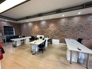 115m² Modern Ground Floor Office To Let in Black River Park, Observatory, with Furniture