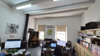 371m² Free-Standing Offices To Let in Paarl