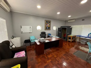 75m² Office To Let Clubview – Ground Floor Unit With Backup Power