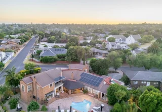 EARN A PASSIVE INCOME OF R5000 p.n. / R50 000 – R75 000 p.m. FROM THIS PROPERTY WHILE YOU SLEEP