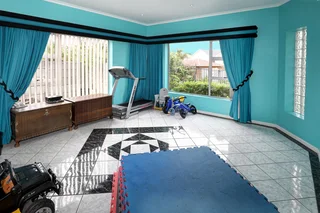 3 Bedroom Home plus flatlet to let in Uitzicht