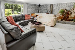 3 Bedroom Home plus flatlet to let in Uitzicht