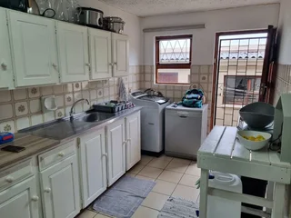 Well Positioned, Corner Apartment  In Beacon Bay