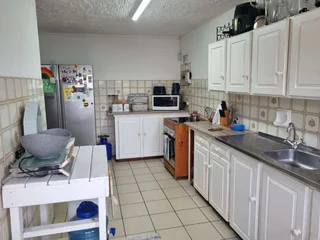 Well Positioned, Corner Apartment  In Beacon Bay