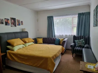 Well Positioned, Corner Apartment  In Beacon Bay