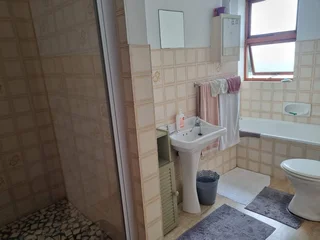 Well Positioned, Corner Apartment  In Beacon Bay