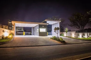 Modern 2-Bedroom And 1-Bathroom Apartment In Northriding, Randburg