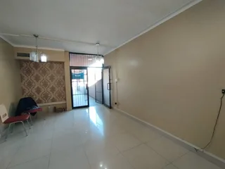 Prime Commercial Space Available in Well-Known Centre