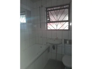 Beautiful 3-bedroom And 1-bath House In Roosendal, Cape Town