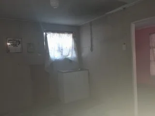 Beautiful 3-bedroom And 1-bath House In Roosendal, Cape Town