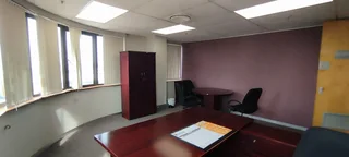 Large office in a well managed building - Entire Top Floor