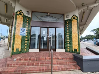 Fantastic Road Facing, Central Location Office