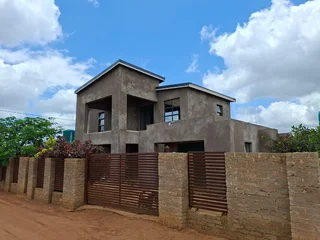 FOR SALE: Double-Storey Home in Madombidzha Zone 1, Sinthumule