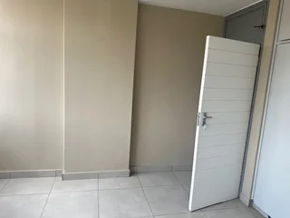 Secure 3-Bedroom And 1-Bathroom Apartment In Pretoria Central
