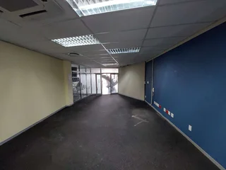 636 sqm Office to Let in Bedfordfview