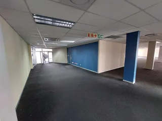 636 sqm Office to Let in Bedfordfview