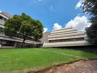 2074 sqm Office to Let in Bedfordview