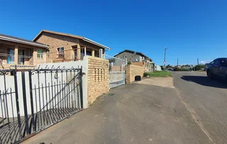 Spacious Three Bedroom Home with Outbuilding in Foresthaven for Sale