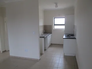 Spacious and Convenient First Floor 2 Bedroom Home in Parklands!