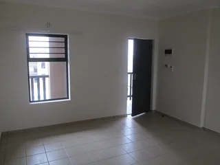 Spacious and Convenient First Floor 2 Bedroom Home in Parklands!